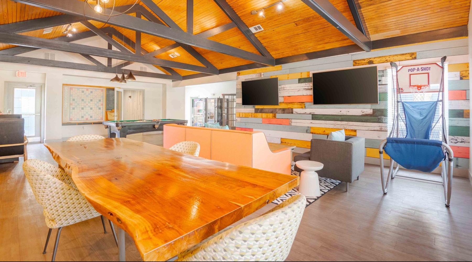 clubroom with island and couches