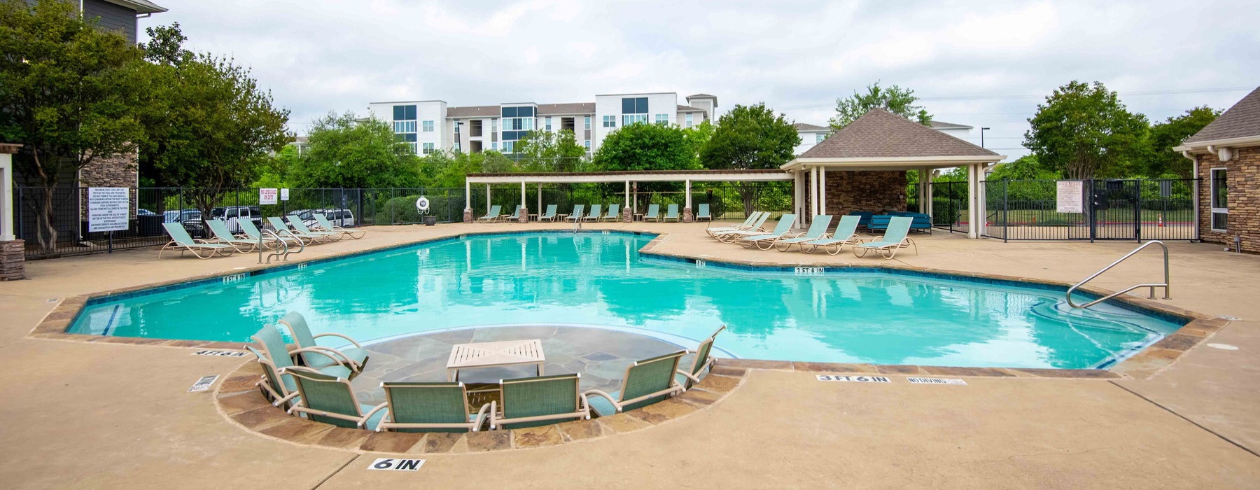 pool with hot tub